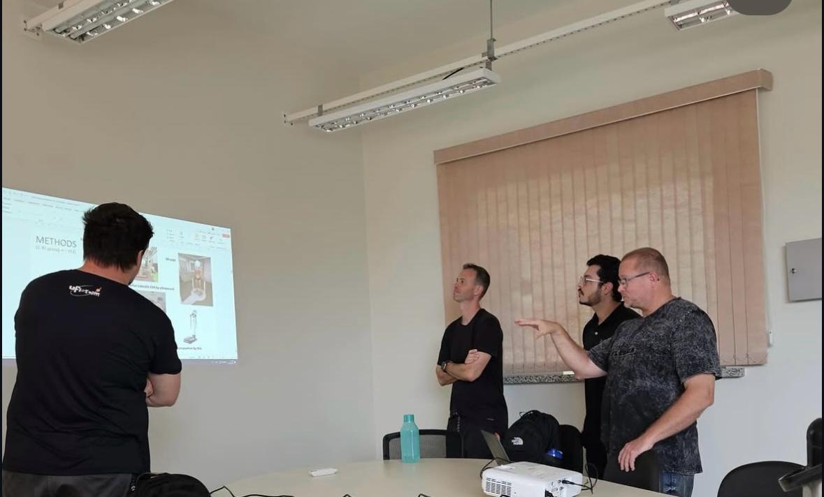 Apresentação de Trabalhos do MuscuLab ao Dr. Juha Ahtiainen